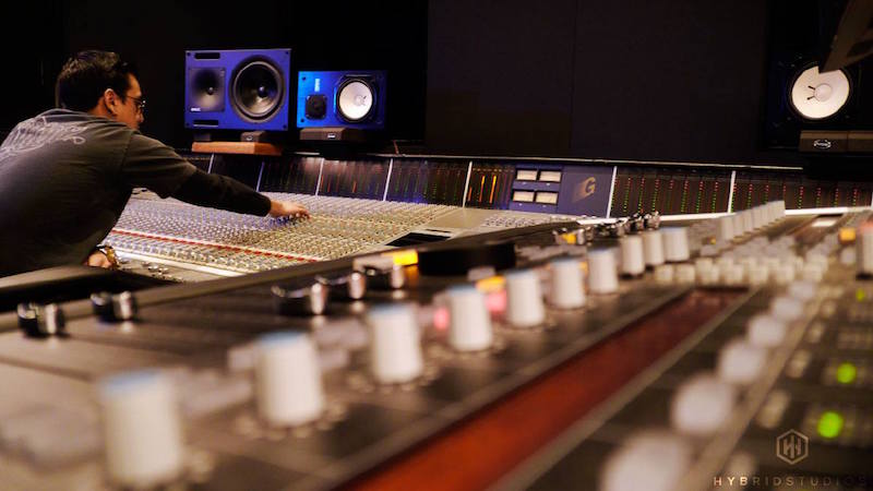 the-role-of-a-record-producer-hybrid-studios